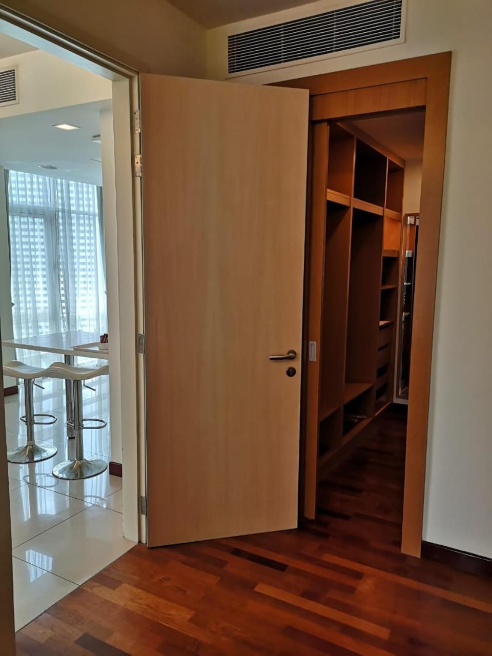科马尔套房酒店 吉隆坡 客房 照片